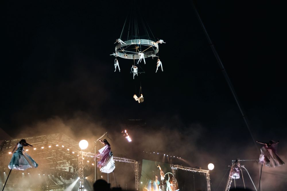 Tanec a nový cirkus na Glastonbury (Foto Nina Bumbálková)
