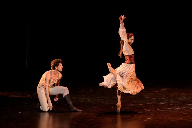 Ukázka z baletu J. Bubeníčka Carmen, Rebecca Bianchi a Javier Rojas (foto Serghei Gherciu, Bubeníček International Ballet Gala)