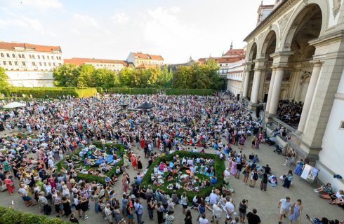 Symfonický orchestr hl. m. Prahy FOK ve Valdštejnské zahradě (zdroj Symfonický orchestr hl. m. Prahy FOK)