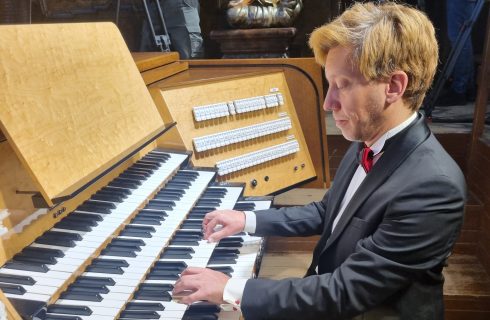Mezinárodní varhanní festival: Pilot i varhaník, 7. srpna 2025, Bazilika sv. Jakuba v Praze – Baptiste-Florian Marle-Ouvrard (zdroj Mezinárodní varhanní festival)