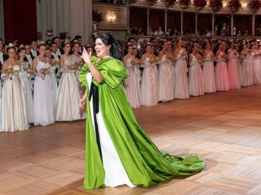 Norman Lebrecht: Návrat Anny Netrebko do Covent Garden – představení v 19:00, demonstrace o hodinu dříve