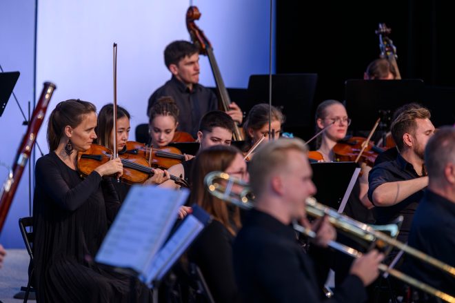 Ostravské dny 2025 – Orchestra Opening: Skladby pro tři orchestry, 24. srpna 2025, Trojhalí Karolina – ONO – Ostrava New Orchestra, Ostravská banda (zdroj Ostravské centrum nové hudby)