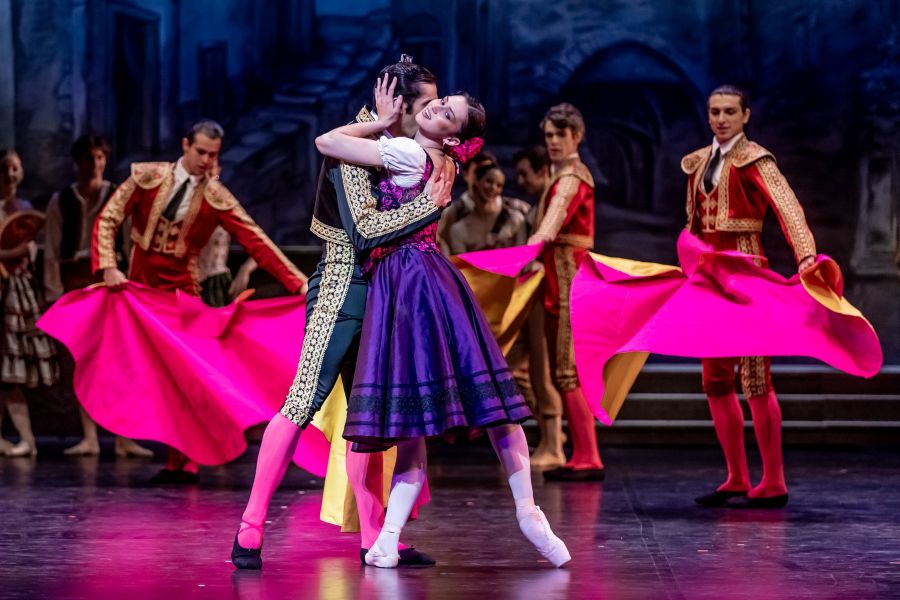 Balet NdB – Don Quijote (Izabela Gracíková a Andrian Sánchez, foto Martin Divíšek)
