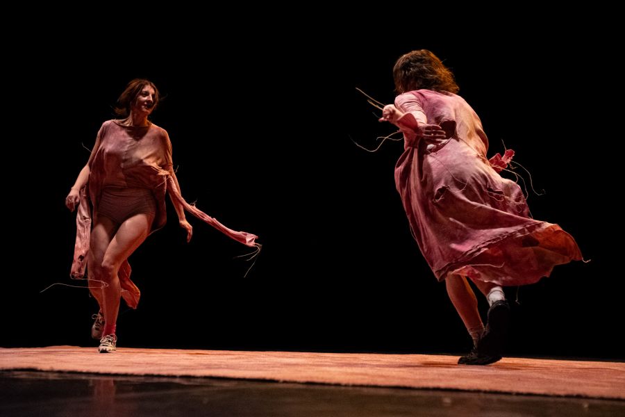 Eva Priečková a Zuzana Žabková – Weak Women (foto Karel Kunc)