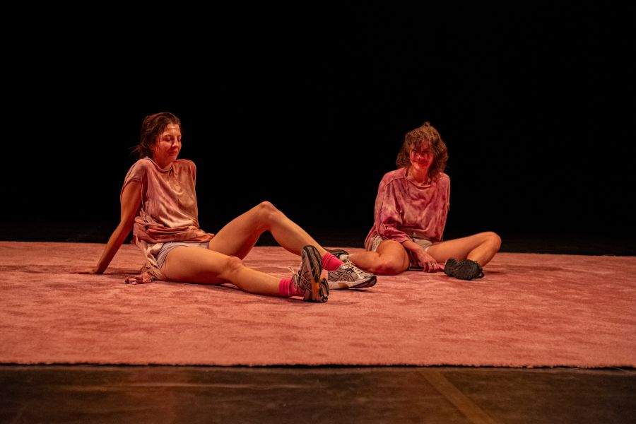 Eva Priečková a Zuzana Žabková – Weak Women (foto Karel Kunc)