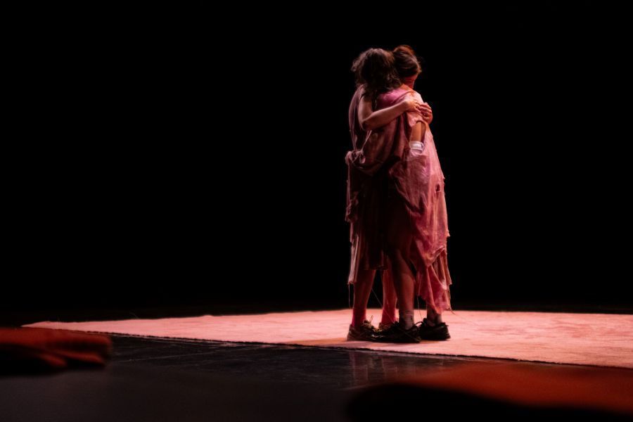 Eva Priečková a Zuzana Žabková – Weak Women (foto Karel Kunc)