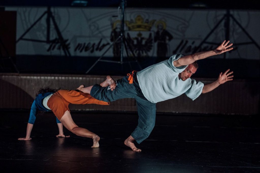 Lukáš Bobalík & Katarína Matúšová – Bója (foto Marek Jančúch, festival Tanečno 2025)