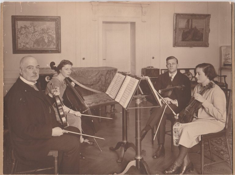 Franz von Mendelssohn, Ursula Hildebrandtová, Emil Bohnke a Lilli von Mendelssohn-Bohnke (zdroj Carla Shapreau, foto M: Joël-Heinzelmann)