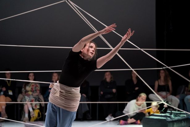 Soňa Ferienčíková v IHOPEIWILL na Slovenské taneční platformě (foto Juraj Žilinčár)