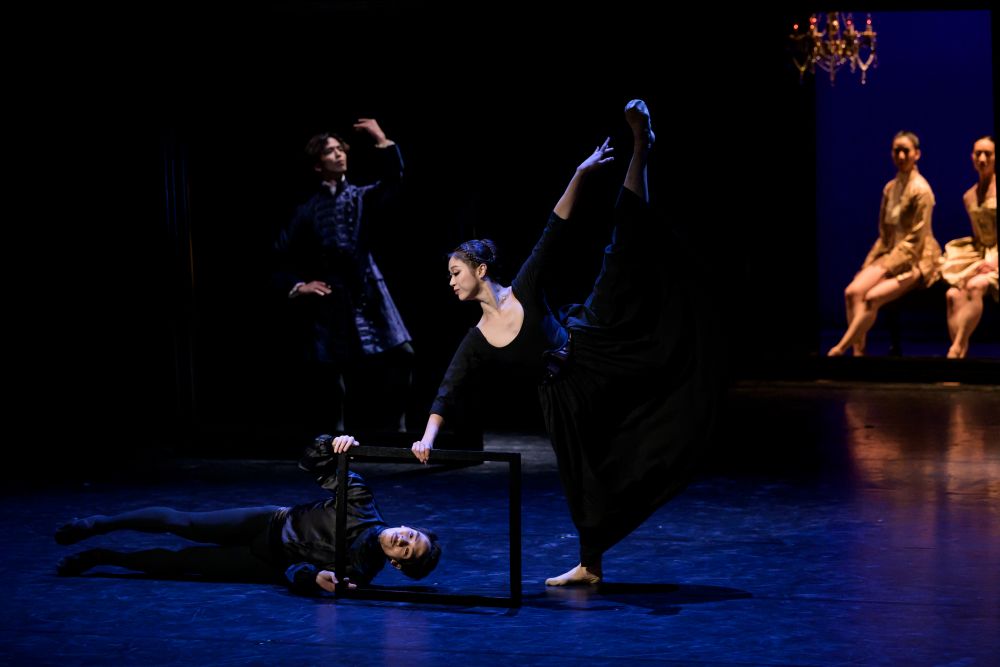 Tokyo City Ballet v L’heure bleue Jiřího Bubeníčka (foto Serghei Gherciu)