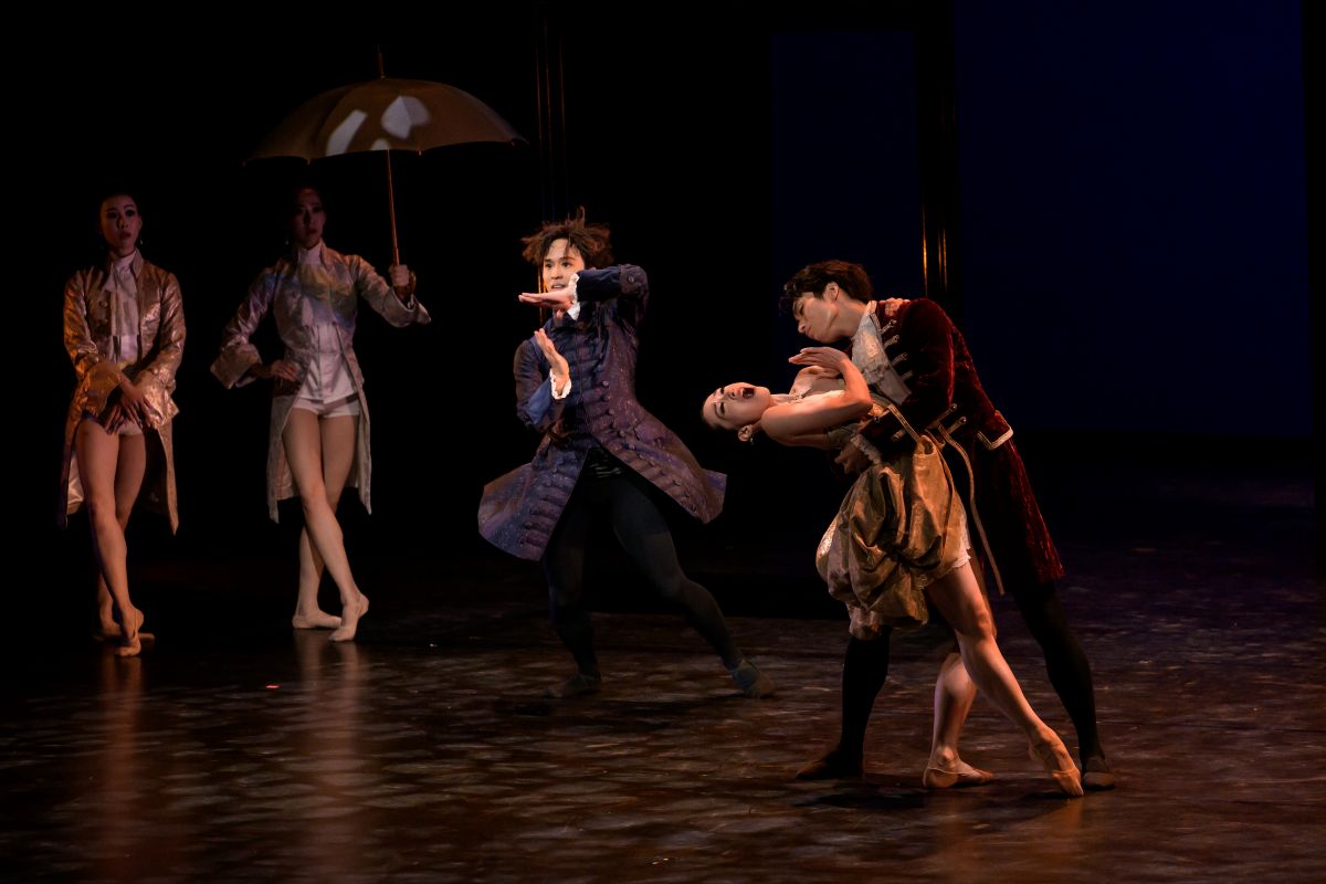 Tokyo City Ballet v L’heure bleue Jiřího Bubeníčka (foto Serghei Gherciu)