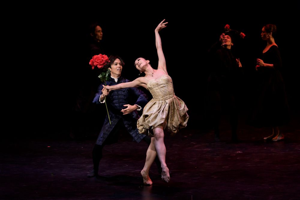 Tokyo City Ballet v L’heure bleue Jiřího Bubeníčka (foto Serghei Gherciu)