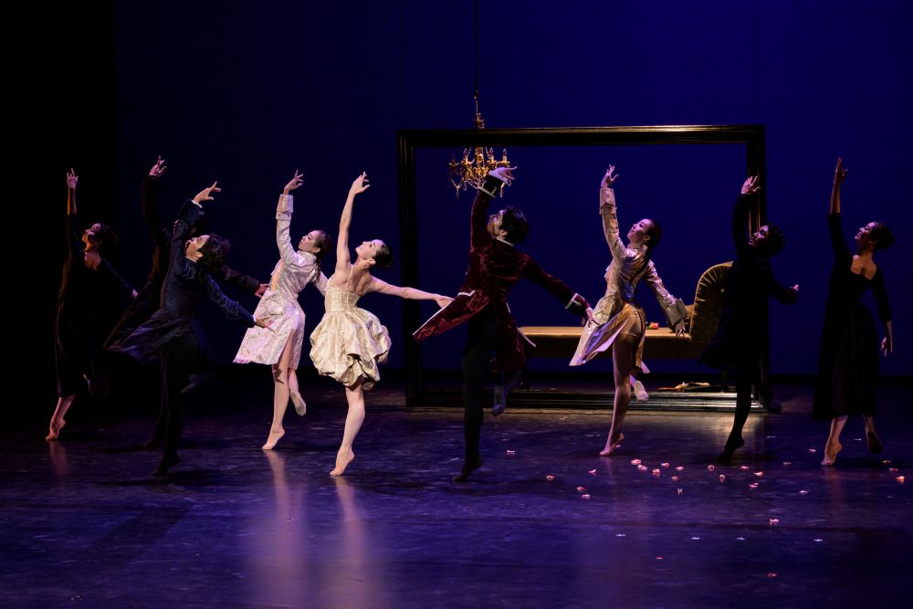 Tokyo City Ballet v L’heure bleue Jiřího Bubeníčka (foto Serghei Gherciu)