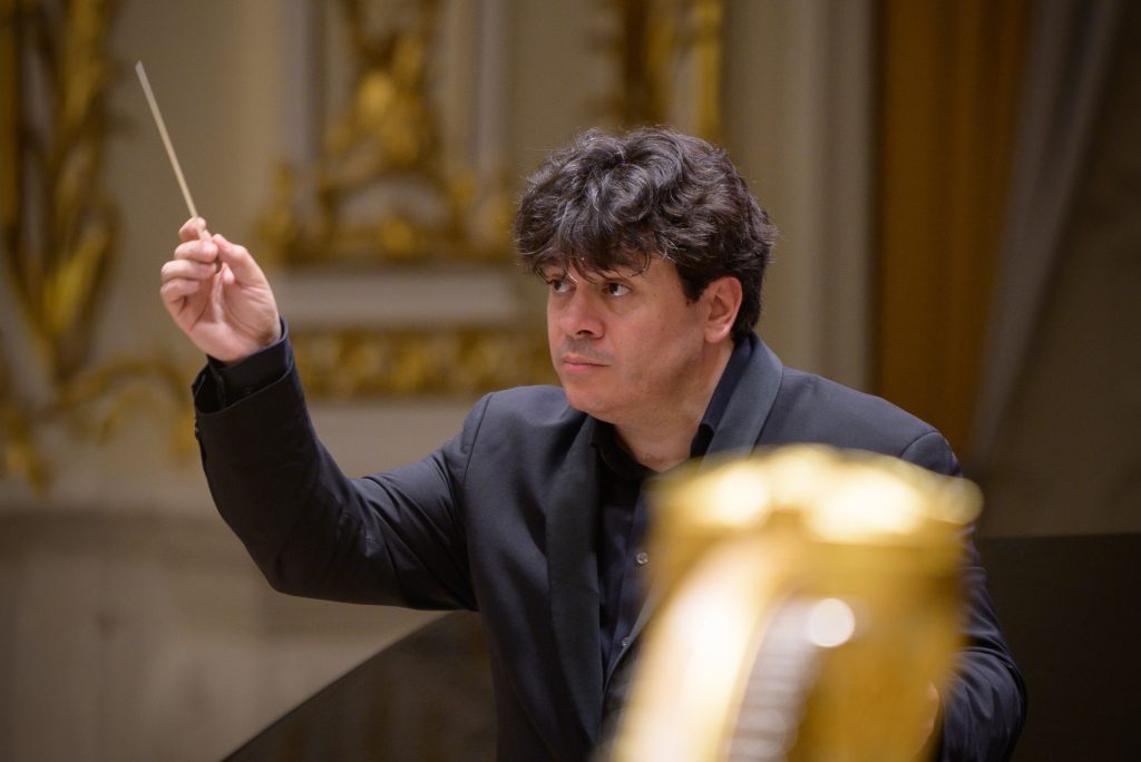 Bratislavské hudobné slávnosti: L’Orchestre National de France, 21. září 2025, Koncertní síň Slovenské filharmonie – Cristian Măcelaru (foto Alexander Trizuljak)