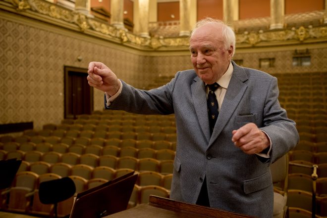 Tom Schrecker (Petr Kadlec)