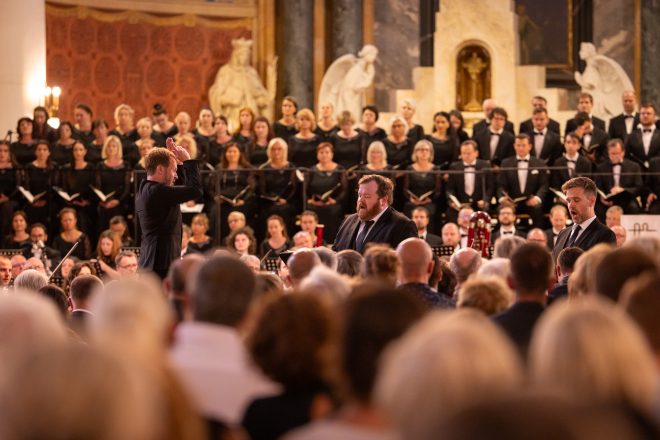 Svatováclavský hudební festival: Zahajovací koncert, 2. září 2025, kostel Panny Marie Královny, Ostrava, Mariánské Hory – Lukáš Vasilek, Kyle van Schoonhoven, Jóhann Kristinsson, Symfonický orchestr Českého rozhlasu a Pražský filharmonický sbor (zdroj Svatováclavský hudební festival)