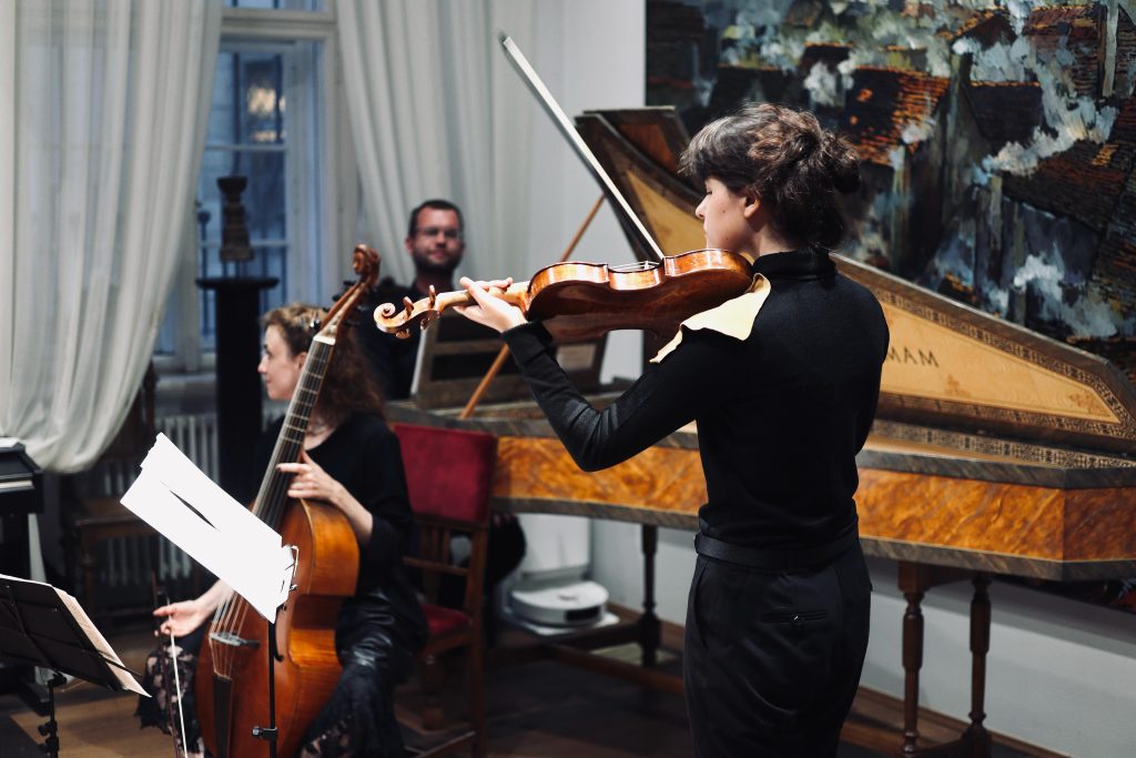 Les Dragons Baroques: À la française, 21. září 2025, Praha, Galerie Jakubská – Les Dragons Baroques (foto: Františka Barochová)