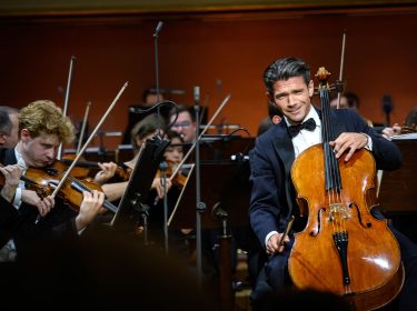 Violoncellista Gautier Capuçon přednesl Dvořáka s technickou suverenitou, místy se nechal strhnout francouzskou lehkomyslností