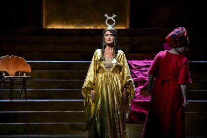 Giuseppe Verdi: Aida, Národní divadlo Brno – Václava Krejčí Housková a Csilla Boross (foto Marel Olbrzymek)
