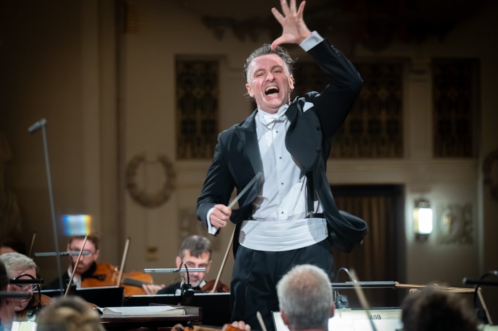 Tomáš Netopil, Symfonický orchestr hl. m. Prahy FOK, 17. září 2025, Obecní dům, Smetanova síň, Praha (zdroj Symfonický orchestr hl. m. Prahy FOK, foto Ivan Malý)