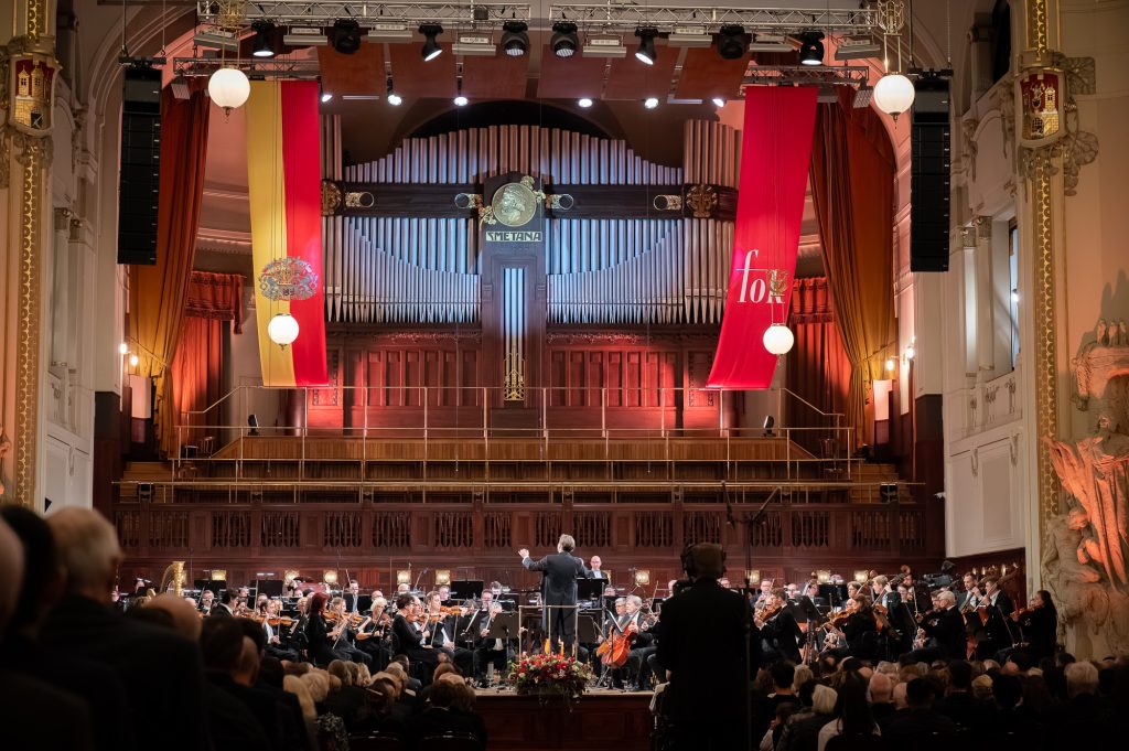 Tomáš Netopil, Symfonický orchestr hl. m. Prahy FOK, 17. září 2025, Obecní dům, Smetanova síň, Praha (zdroj Symfonický orchestr hl. m. Prahy FOK, foto Ivan Malý)