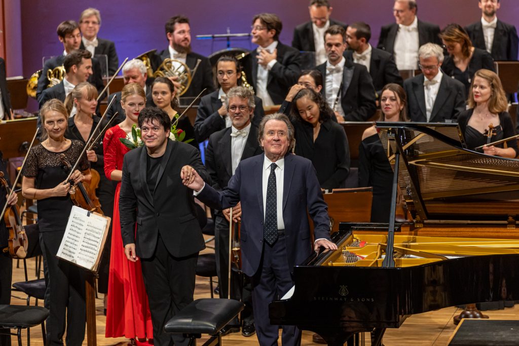 Dvořákova Praha: Závěrečný koncert, 23. září 2025, Rudolfinum – Cristian Măcelaru, Rudolf Buchbinder, Orchestre National de France (foto Petra Hajská)