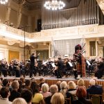 Maxim Emelyanychev, Robert Jordan, Scottish Chamber Orchestra, 23. září 2025, Besední dům, Brno (zdroj Filharmonie Brno, foto Jan Prokopius)