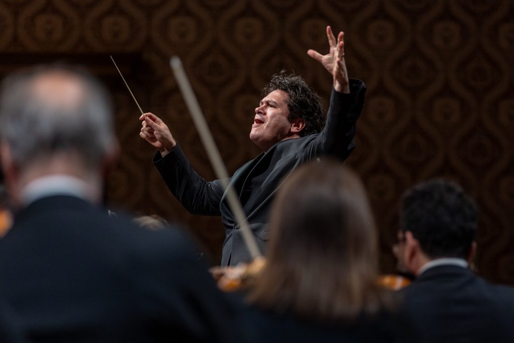 Dvořákova Praha: Závěrečný koncert, 23. září 2025, Rudolfinum – Cristian Măcelaru (foto Petra Hajská)