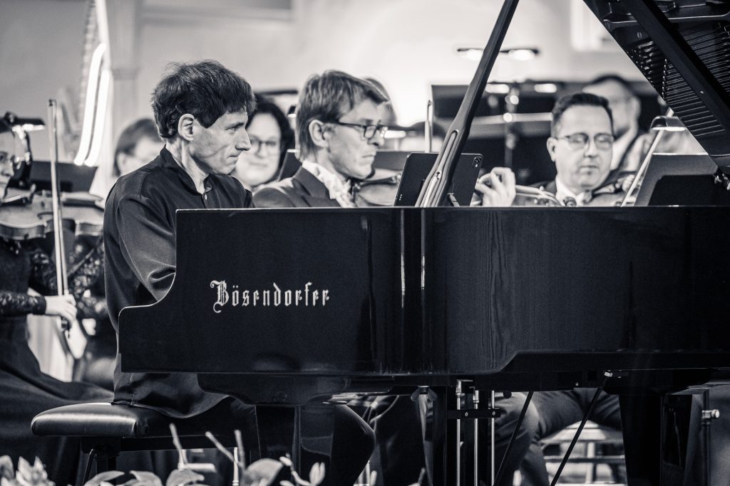 Boris Giltburg, Janáčkova filharmonie Ostrava, 27. září 2025, Zámecká Jízdárna Valtice (zdroj Lednicko-valtický hudební festival)