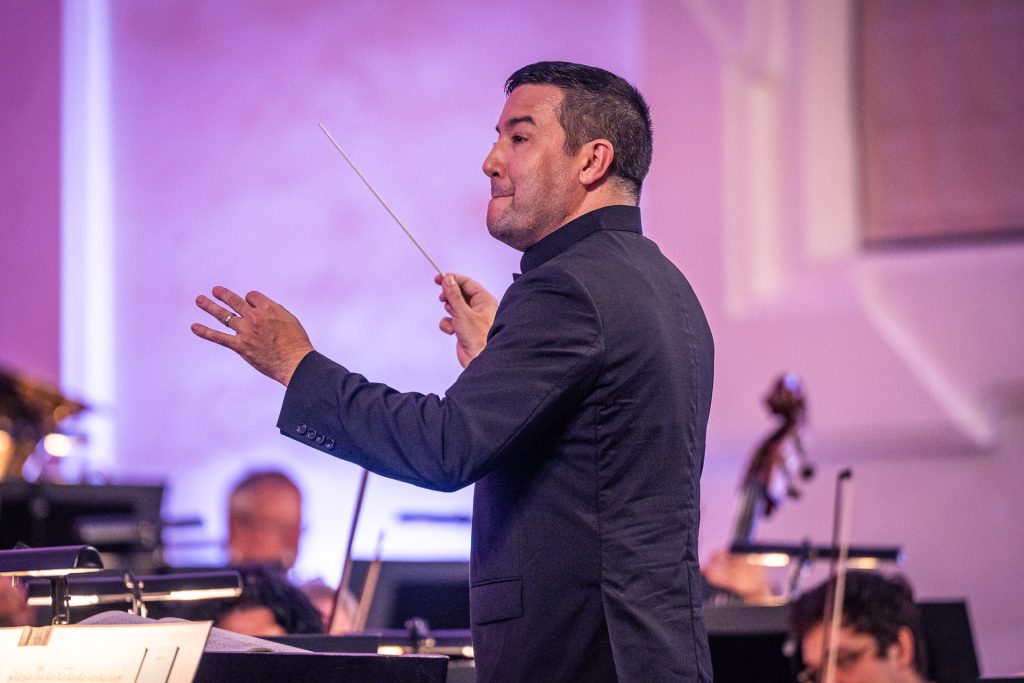 Francesco Lecce-Chong, Janáčkova filharmonie Ostrava, 27. září 2025, Zámecká Jízdárna Valtice (zdroj Lednicko-valtický hudební festival)