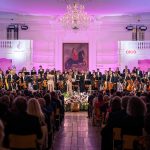 Francesco Lecce-Chong, Janáčkova filharmonie Ostrava, 27. září 2025, Zámecká Jízdárna Valtice (zdroj Lednicko-valtický hudební festival, foto Pavel Kristián jr.)