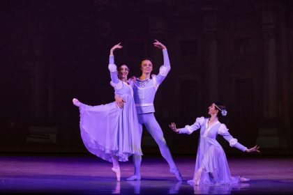 Balet Gala MDO 2025, Labutí jezero pas de trios (Alice Rizzo, Ondřej Králíček a Federica Fattore, foto Tereza Hrubá)