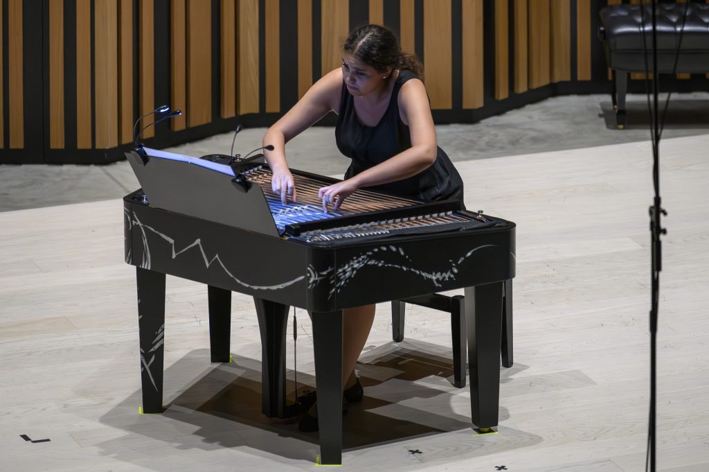 Ostravské dny: Part I – From five / Od pěti, 29. srpna 2025, City Campus, Fakulta umění Ostravské univerzity – Gabriela Krchňáčková (zdroj Ostravské centrum nové hudby)