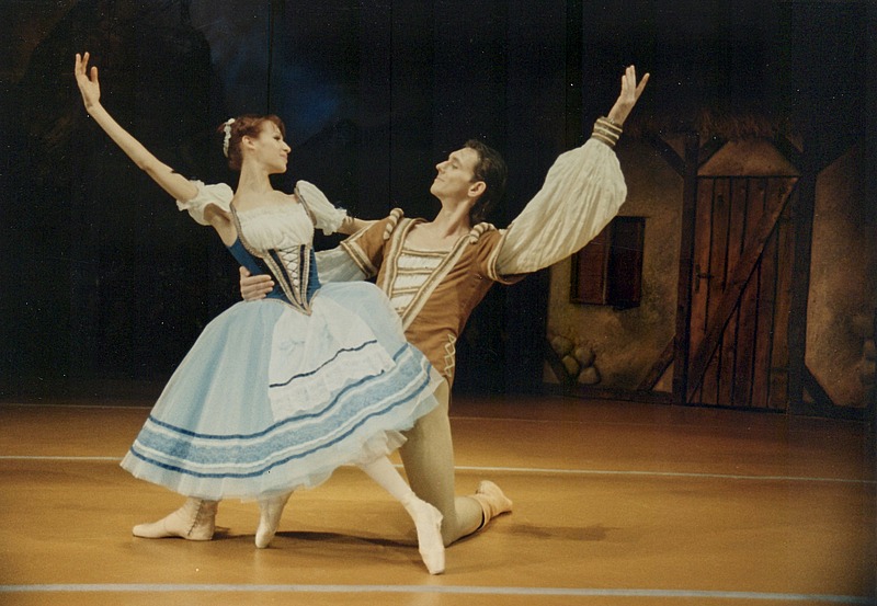 Jan Kolda a Olga Borisová-Pračiková v Giselle (1997, foto archiv NDM)