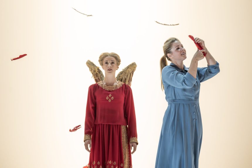 Leoš Janáček: Káťa Kabanová – Miryam Tomè, Kateřina Kněžíková, Glyndebourne 2025 (zdroj Glyndebourne Productions Ltd, foto Marc Brenner)