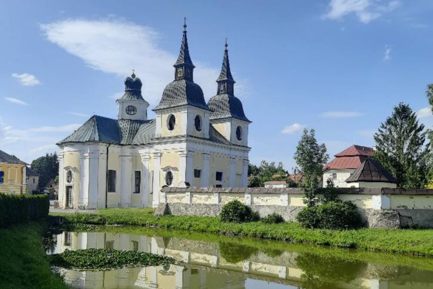 Kostel sv. Václava ve Zvoli (zdroj: Santiniho stezka)