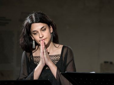 Rutina dlouhodobě nesvědčí ani hlasu, ani hlavě, říká sopranistka a harfistka Hana Blažíková