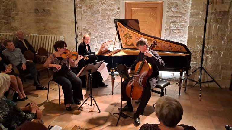 Helena Zemanová, Monika Knoblochová, Libor Mašek (zdroj Hudební salón Café crème)