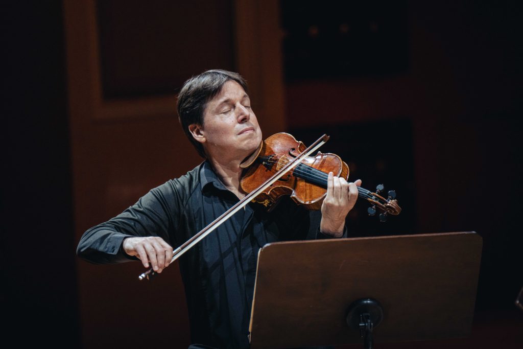 Český spolek pro komorní hudbu: Bell, Isserlis, Kissin, 29. září 2025, Rudolfinum, Dvořákova síň – Joshua Bell (foto Petr Chodura)