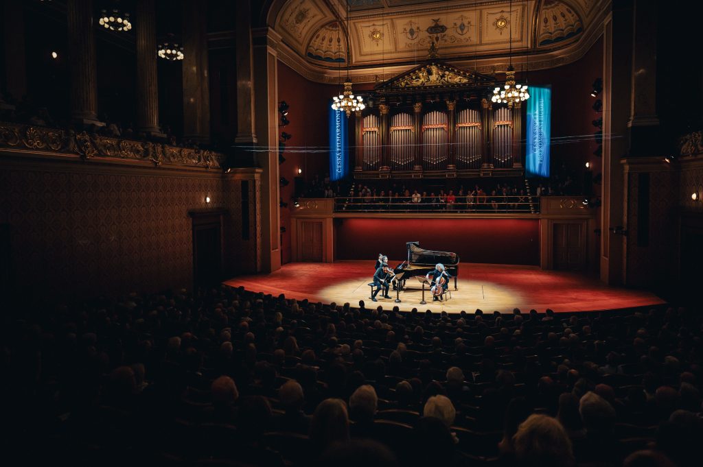 Český spolek pro komorní hudbu: Bell, Isserlis, Kissin, 29. září 2025, Rudolfinum, Dvořákova síň (foto Petr Chodura)