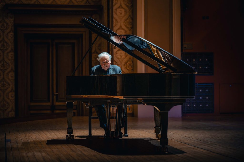 Yefim Bronfman, 25. října 2025, Rudolfinum, Praha (zdroj Symfonický orchestr hl. m. Prahy FOK, foto Petr Chodura)