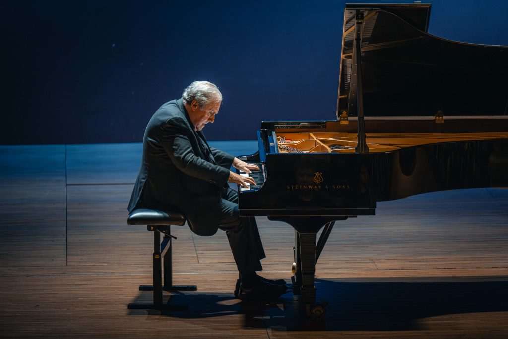 Yefim Bronfman, 25. října 2025, Rudolfinum, Praha (zdroj Symfonický orchestr hl. m. Prahy FOK, foto Petr Chodura)