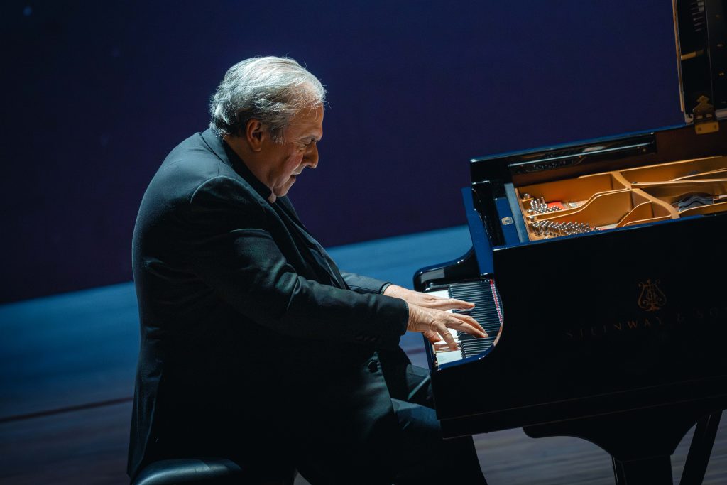 Yefim Bronfman, 25. října 2025, Rudolfinum, Praha (zdroj Symfonický orchestr hl. m. Prahy FOK, foto Petr Chodura)