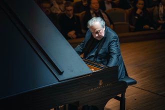 Yefim Bronfman, 25. října 2025, Rudolfinum, Praha (zdroj Symfonický orchestr hl. m. Prahy FOK, foto Petr Chodura)