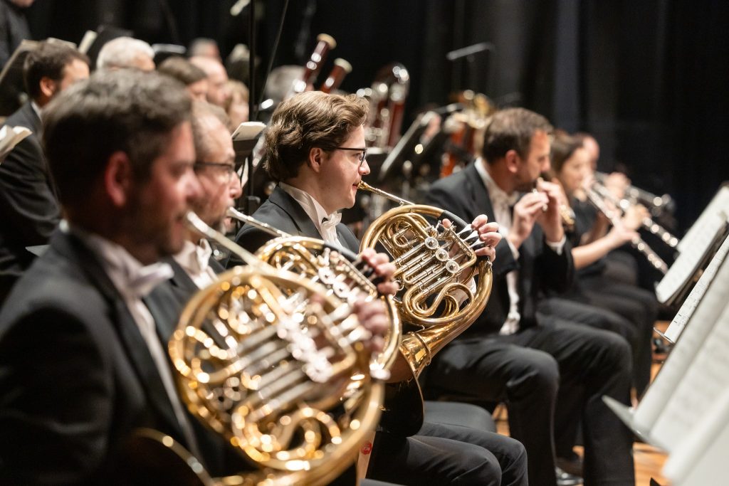 Hudební fórum: B2/F1 – Boulez a Kurtág 100, Sál Soni Červené, 9. října 2025 – Filharmonie Hradec Králové (foto Michal Dědič)