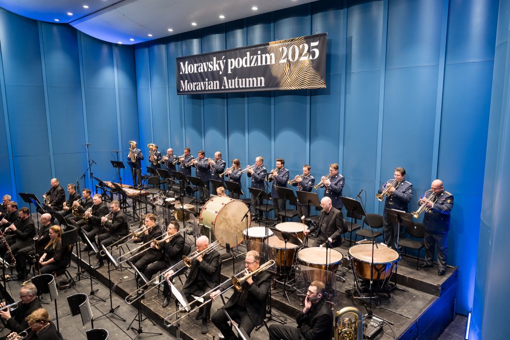 Hudba Hradní stráže a Policie ČR, BBC Concert Orchestra, 12. října 2025, Janáčkovo divadlo Brno (zdroj Moravský podzim)