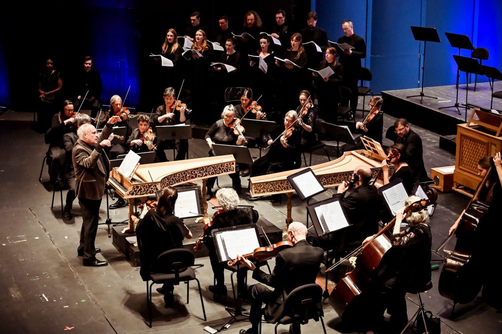 Moravský podzim – Händelův Šalamoun, 19. října 2025, Janáčkovo divadlo, Brno – John Butt a Orchestra & Choir of the Age of Enlightenment (foto Marek Olbrzymek)