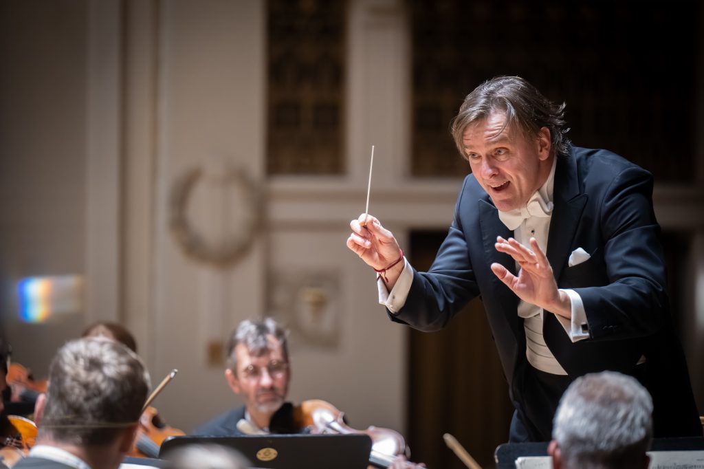 Má vlast – Koncert pro republiku, 27. října 2025, Obecní dům, Smetanova síň – Tomáš Netopil a Symfonický orchestr hl. m. Prahy FOK (foto Ivan Malý)