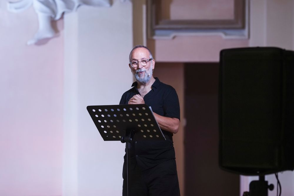 Choreograf Roberto Zappalà při přednášce (foto Italský kulturní institut Praha)