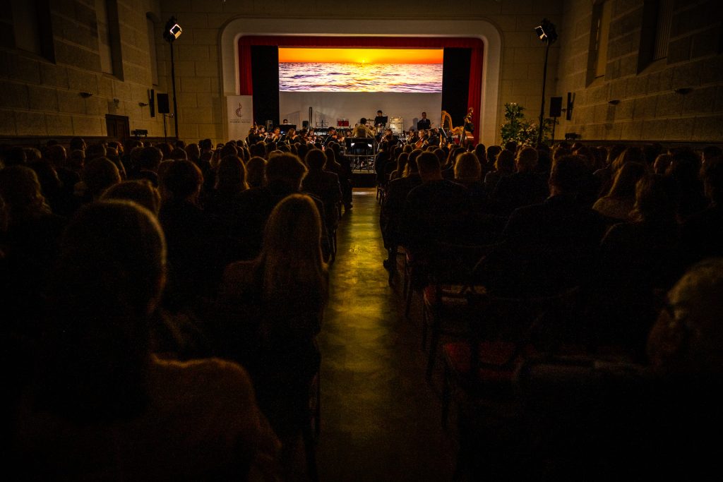 Lednicko-valtický hudební festival: LIFE: Cesta časem, 4. října 2025, zámek Mikulov – Orchestr Berg a Peter Vrábel (foto Pavel Kristián jr.)